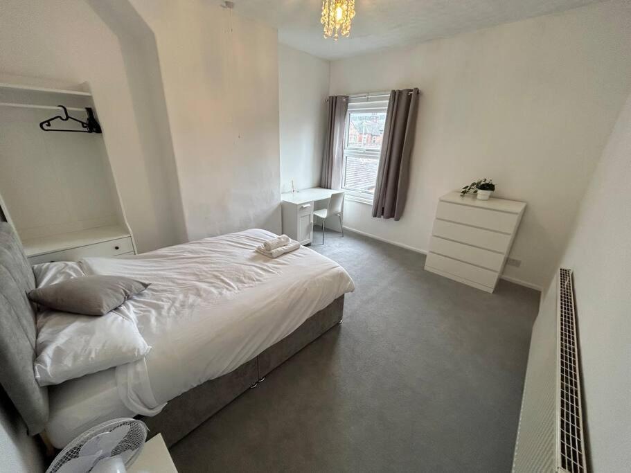 Perfect Home From Home In Stoke On Trent Etruria Esterno foto